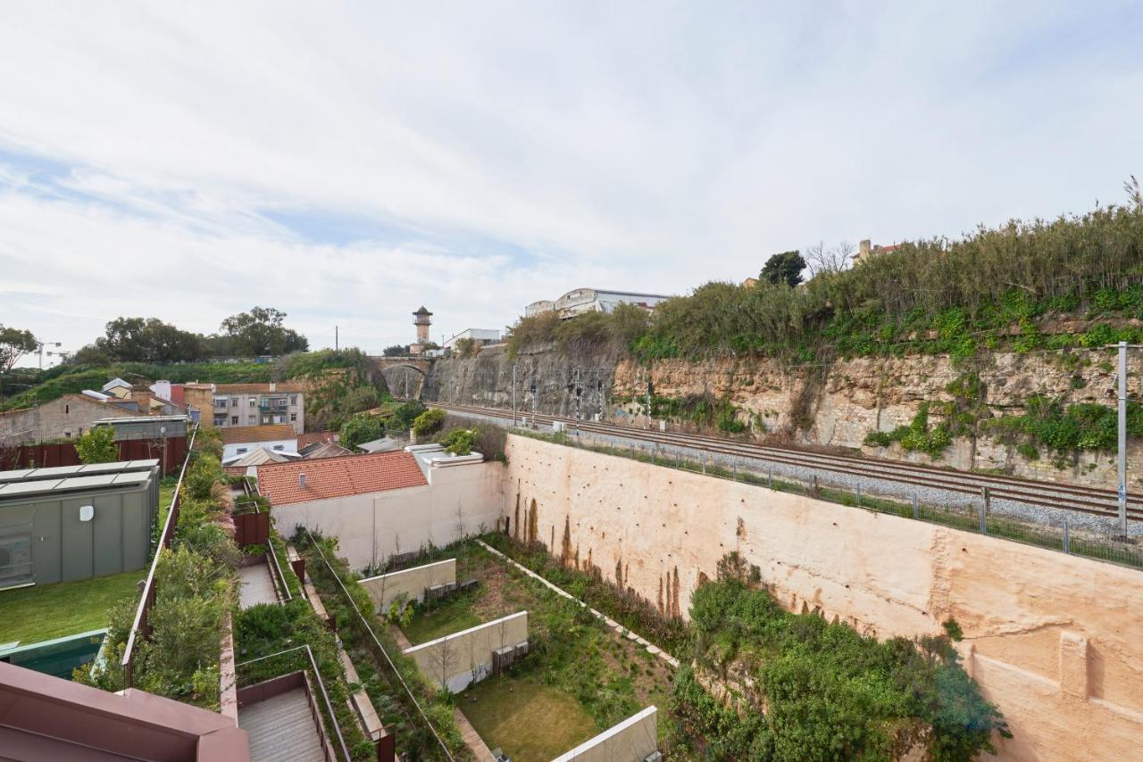 Bright Apt W Balcony, Ac, Parking, By Timecooler Lisboa Exteriör bild